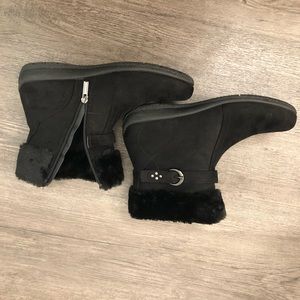 New Liz Cole black 8 inch top fax fur lined mock buckle side zipper size 11